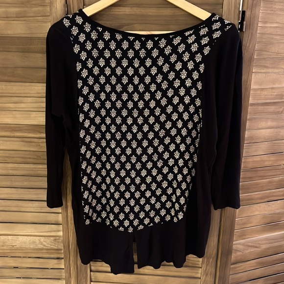 Lucky Brand lightweight top - Picture 2 of 8